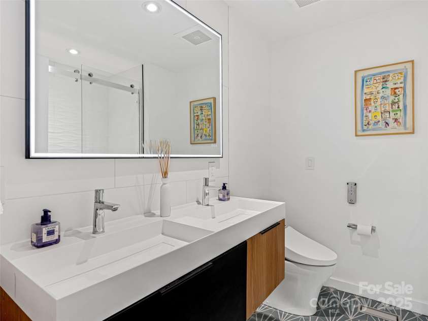 30 Summer Street, Asheville, NC 28804.  MLS# CAR4244619, YatesRealty ID 15976. Main level bath - exceptional Quality throughout entire home