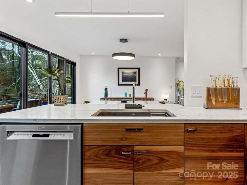 30 Summer Street, Asheville, NC 28804.  MLS# CAR4244619, YatesRealty ID 15976. Nothing overlooked - all to enjoy now.