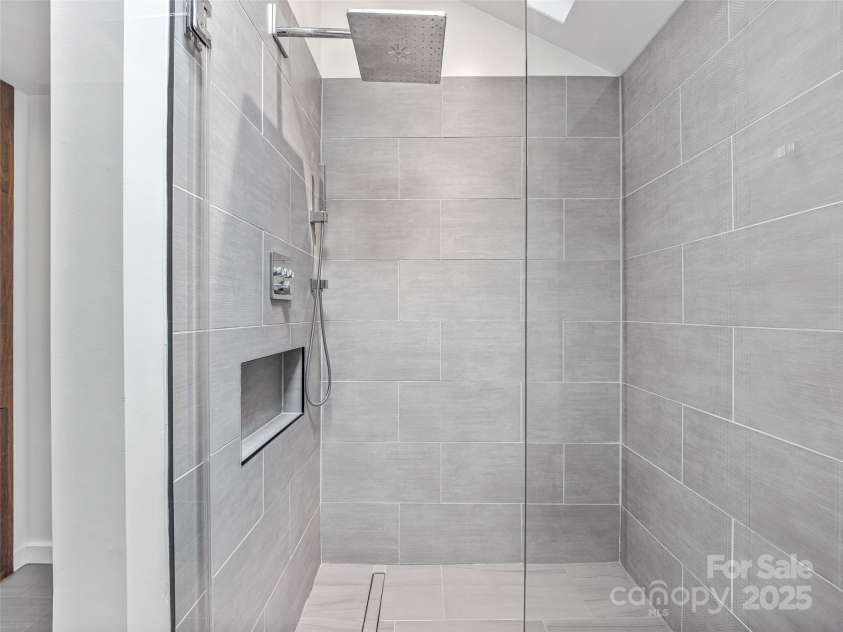 30 Summer Street, Asheville, NC 28804.  MLS# CAR4244619, YatesRealty ID 15976. Nothing to do but ENJOY - all work has been done