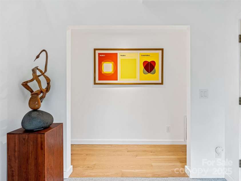 30 Summer Street, Asheville, NC 28804.  MLS# CAR4244619, YatesRealty ID 15976. Perfect Spaces for Art & Relaxation