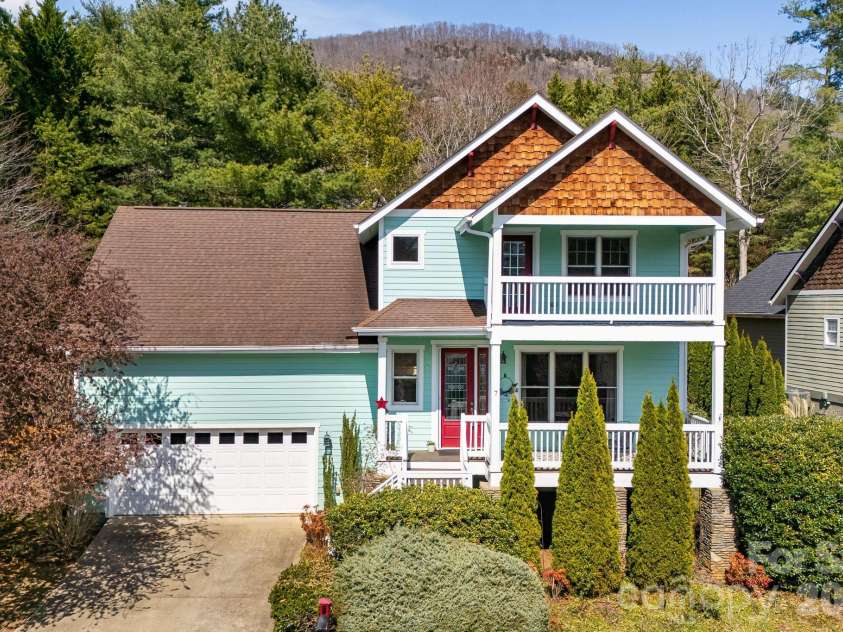 7 Oakhaven Terrace, Asheville, NC 28803.  MLS# CAR4361271, YatesRealty ID 15976. 