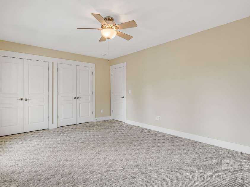 7 Oakhaven Terrace, Asheville, NC 28803.  MLS# CAR4361271, YatesRealty ID 15976. 