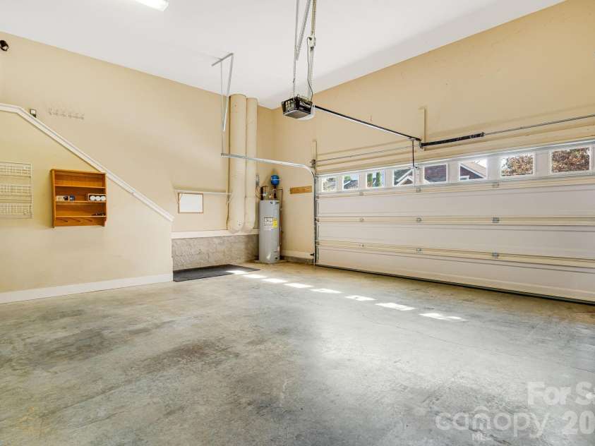7 Oakhaven Terrace, Asheville, NC 28803.  MLS# CAR4361271, YatesRealty ID 15976. 