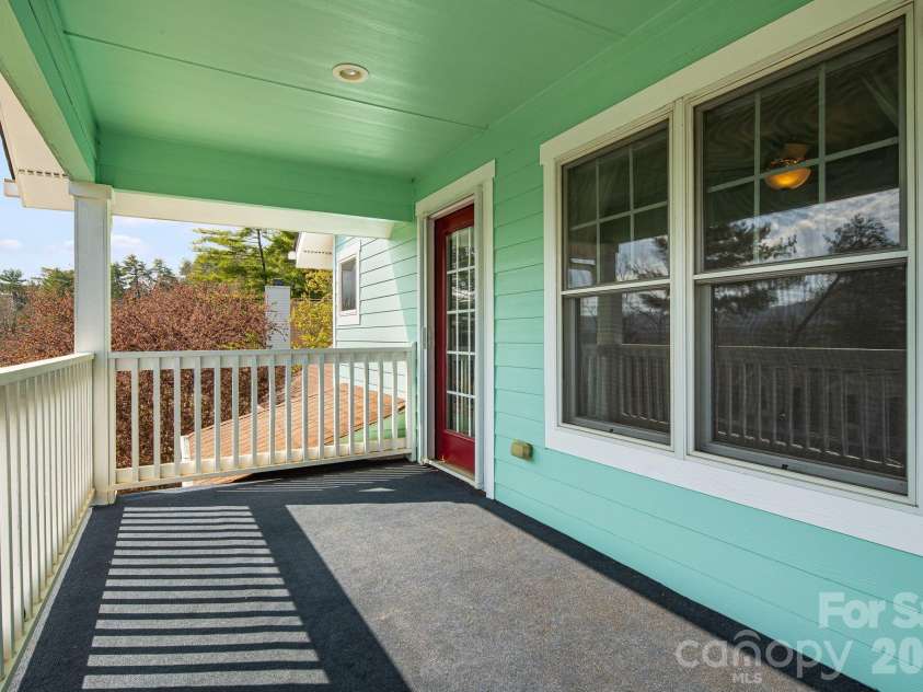 7 Oakhaven Terrace, Asheville, NC 28803.  MLS# CAR4361271, YatesRealty ID 15976. Second floor deck
