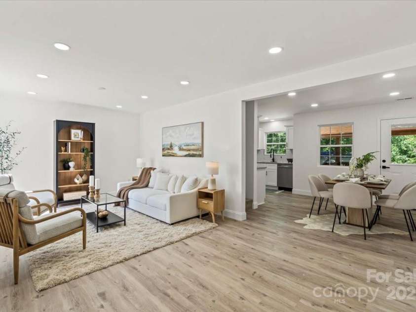 1015 4th Street, Spencer, NC 28159.  MLS# CAR4259927, YatesRealty ID 15977. Family Room