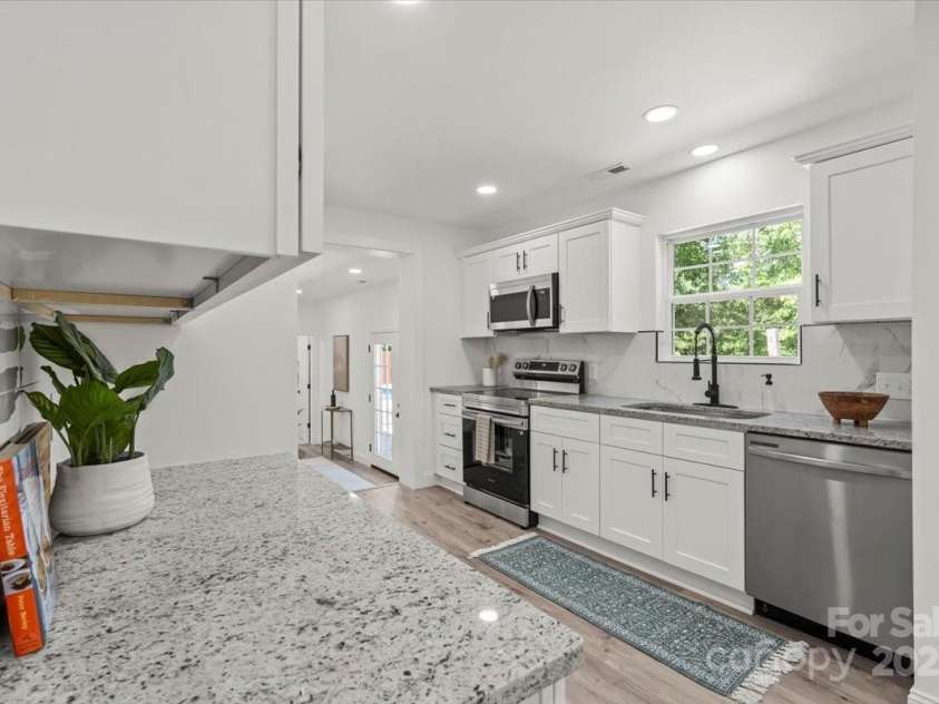 1015 4th Street, Spencer, NC 28159.  MLS# CAR4259927, YatesRealty ID 15977. Kitchen