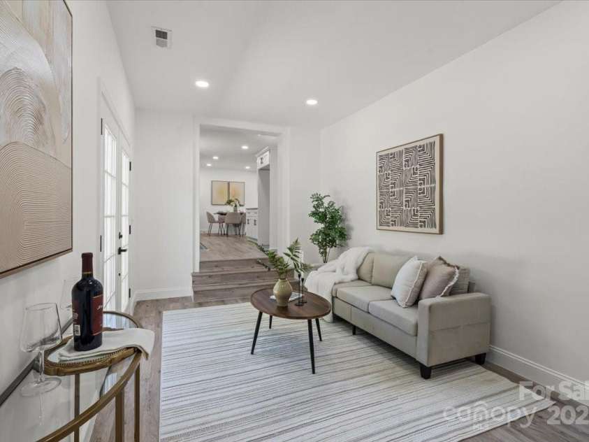 1015 4th Street, Spencer, NC 28159.  MLS# CAR4259927, YatesRealty ID 15977. Sitting Room