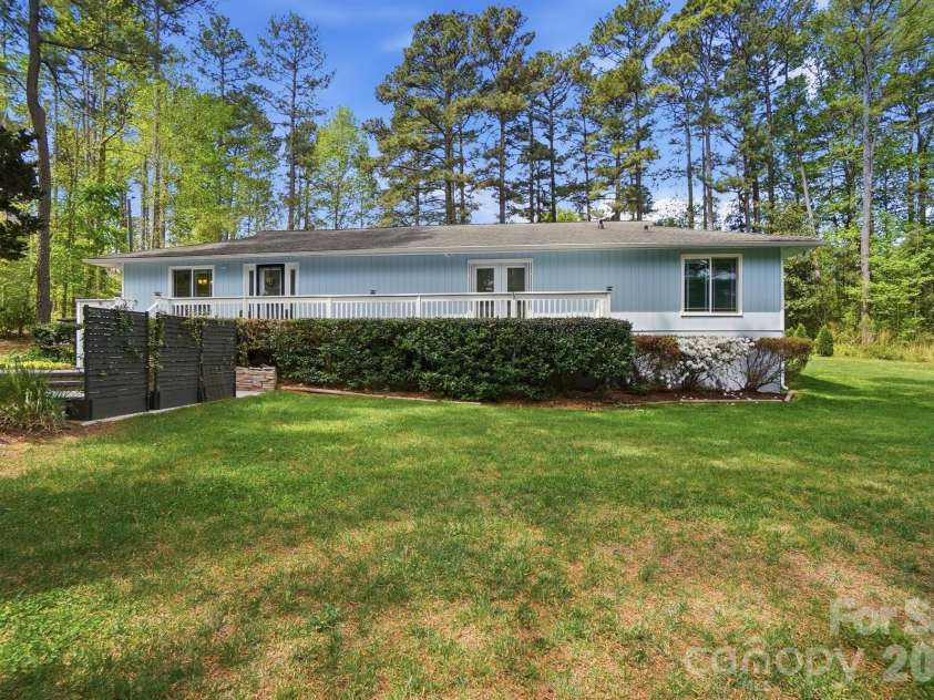 12251 Mallard Ridge Drive, Charlotte, NC 28269.  MLS# CAR4362370, YatesRealty ID 15977. 