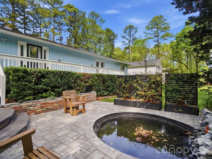 12251 Mallard Ridge Drive, Charlotte, NC 28269.  MLS# CAR4362370, YatesRealty ID 15977. 