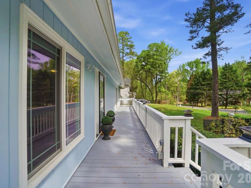 12251 Mallard Ridge Drive, Charlotte, NC 28269.  MLS# CAR4362370, YatesRealty ID 15977. 