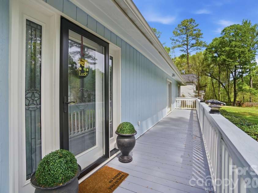 12251 Mallard Ridge Drive, Charlotte, NC 28269.  MLS# CAR4362370, YatesRealty ID 15977. 