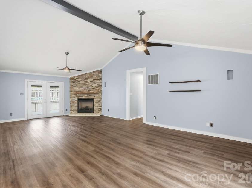 12251 Mallard Ridge Drive, Charlotte, NC 28269.  MLS# CAR4362370, YatesRealty ID 15977. 