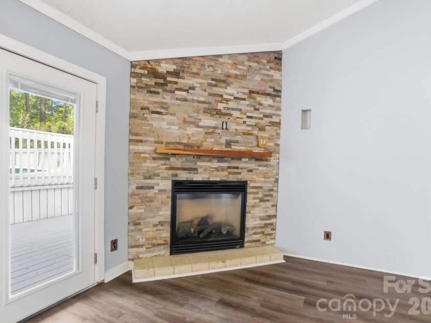 12251 Mallard Ridge Drive, Charlotte, NC 28269.  MLS# CAR4362370, YatesRealty ID 15977. 