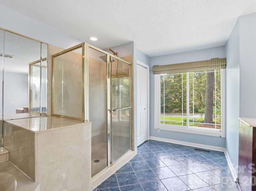12251 Mallard Ridge Drive, Charlotte, NC 28269.  MLS# CAR4362370, YatesRealty ID 15977. 