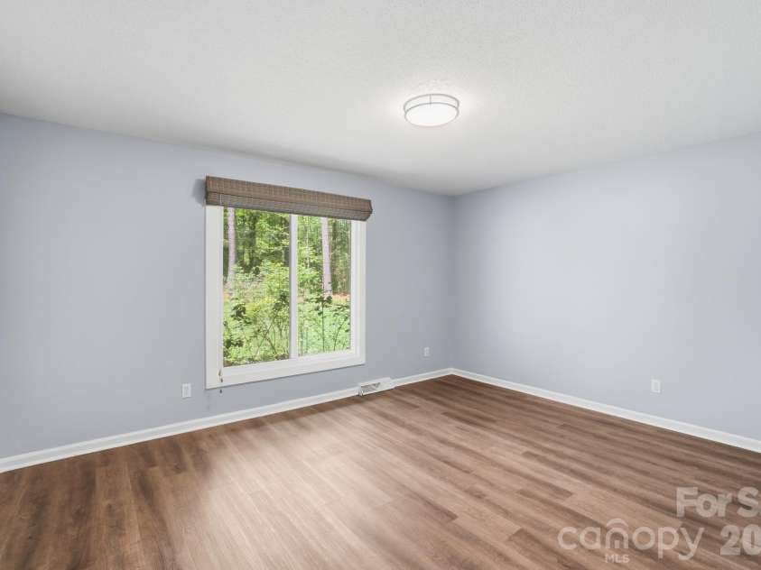 12251 Mallard Ridge Drive, Charlotte, NC 28269.  MLS# CAR4362370, YatesRealty ID 15977. 