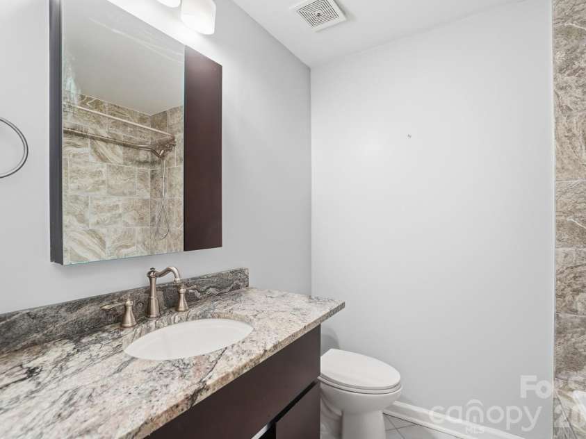 12251 Mallard Ridge Drive, Charlotte, NC 28269.  MLS# CAR4362370, YatesRealty ID 15977. 