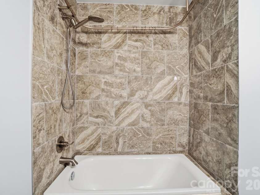 12251 Mallard Ridge Drive, Charlotte, NC 28269.  MLS# CAR4362370, YatesRealty ID 15977. 