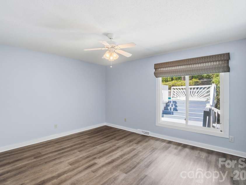 12251 Mallard Ridge Drive, Charlotte, NC 28269.  MLS# CAR4362370, YatesRealty ID 15977. 