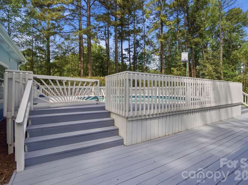 12251 Mallard Ridge Drive, Charlotte, NC 28269.  MLS# CAR4362370, YatesRealty ID 15977. 