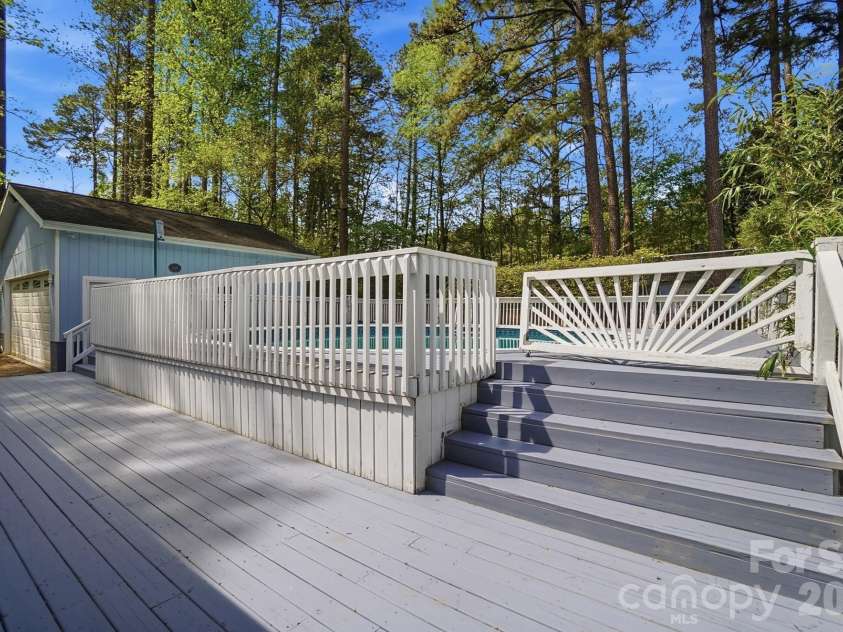 12251 Mallard Ridge Drive, Charlotte, NC 28269.  MLS# CAR4362370, YatesRealty ID 15977. 
