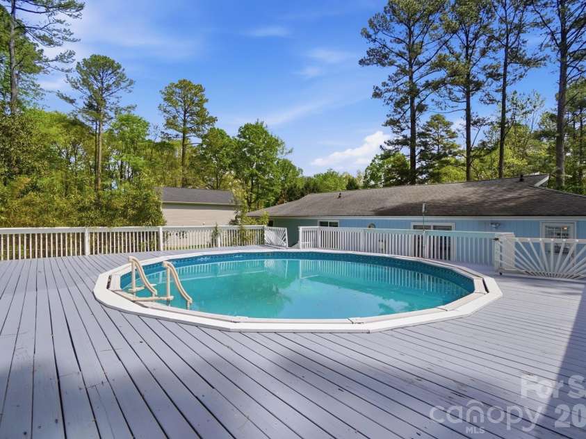 12251 Mallard Ridge Drive, Charlotte, NC 28269.  MLS# CAR4362370, YatesRealty ID 15977. 