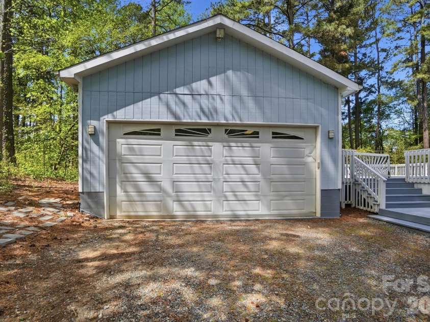 12251 Mallard Ridge Drive, Charlotte, NC 28269.  MLS# CAR4362370, YatesRealty ID 15977. 