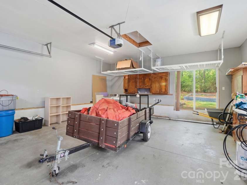 12251 Mallard Ridge Drive, Charlotte, NC 28269.  MLS# CAR4362370, YatesRealty ID 15977. 