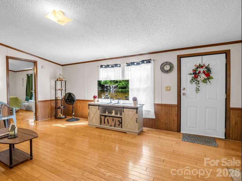 208 Oak Drive, Shelby, NC 28150.  MLS# CAR4364048, YatesRealty ID 15978. 