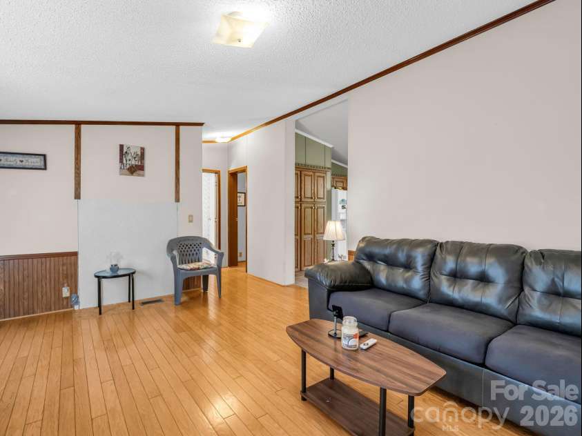 208 Oak Drive, Shelby, NC 28150.  MLS# CAR4364048, YatesRealty ID 15978. 