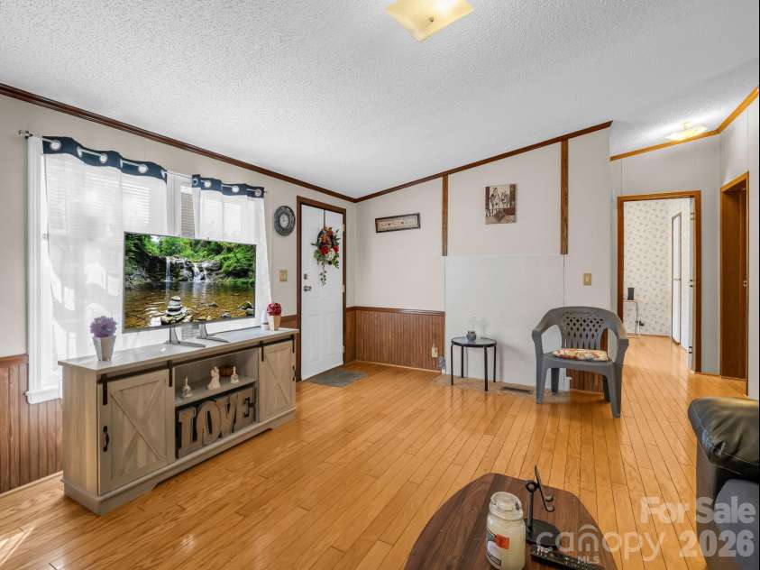 208 Oak Drive, Shelby, NC 28150.  MLS# CAR4364048, YatesRealty ID 15978. 