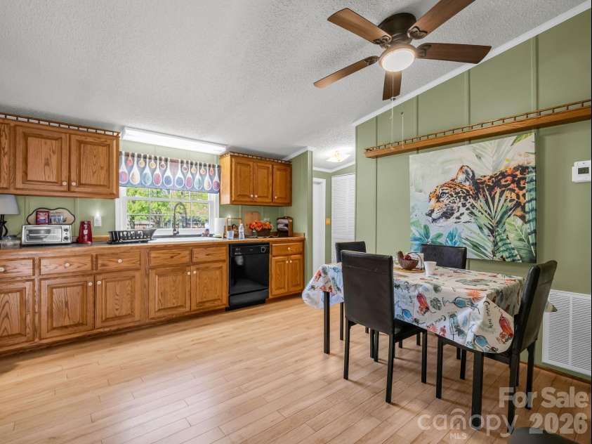208 Oak Drive, Shelby, NC 28150.  MLS# CAR4364048, YatesRealty ID 15978. 