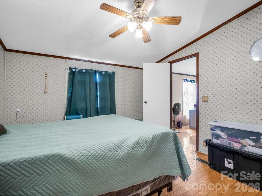 208 Oak Drive, Shelby, NC 28150.  MLS# CAR4364048, YatesRealty ID 15978. 