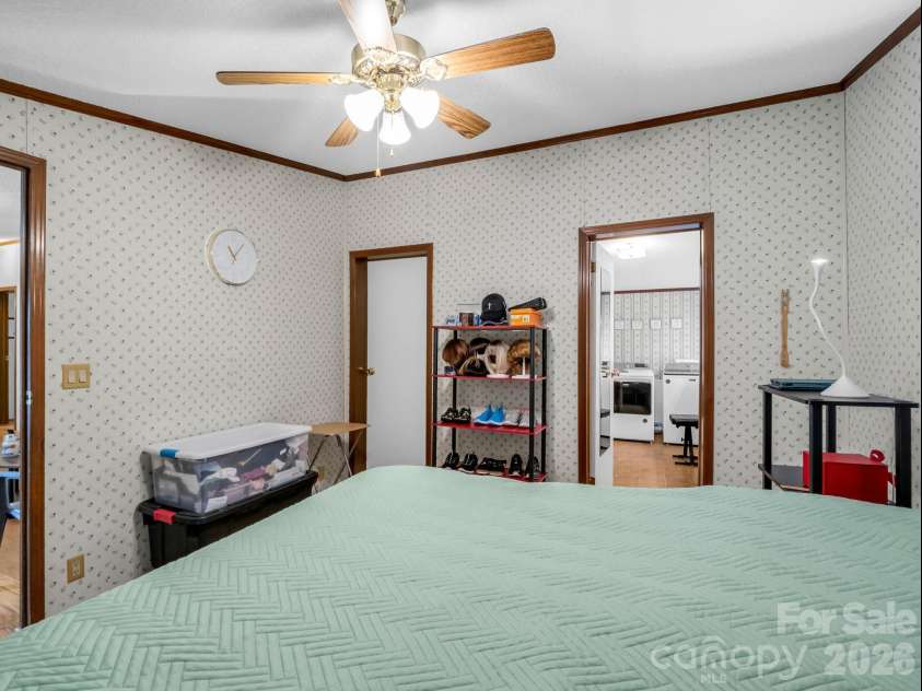 208 Oak Drive, Shelby, NC 28150.  MLS# CAR4364048, YatesRealty ID 15978. 