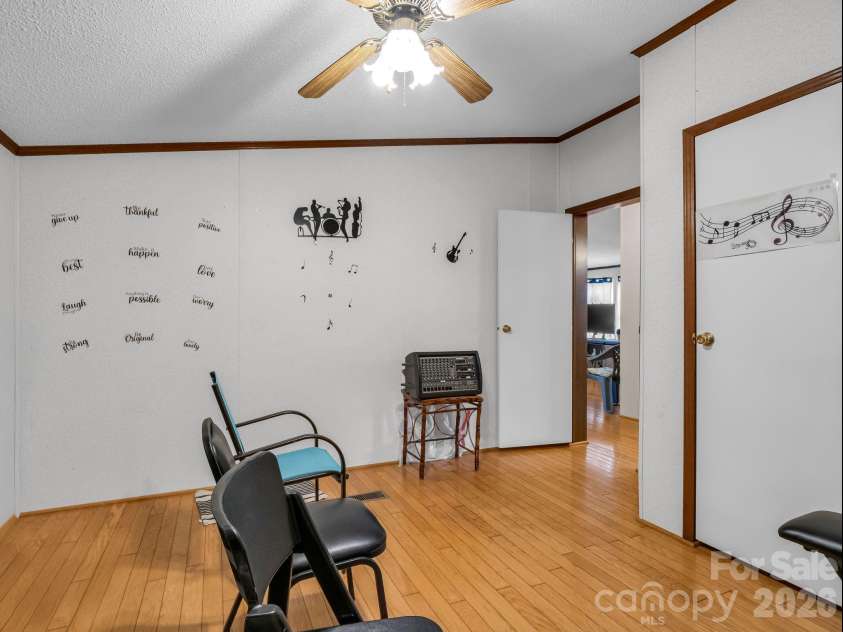 208 Oak Drive, Shelby, NC 28150.  MLS# CAR4364048, YatesRealty ID 15978. 