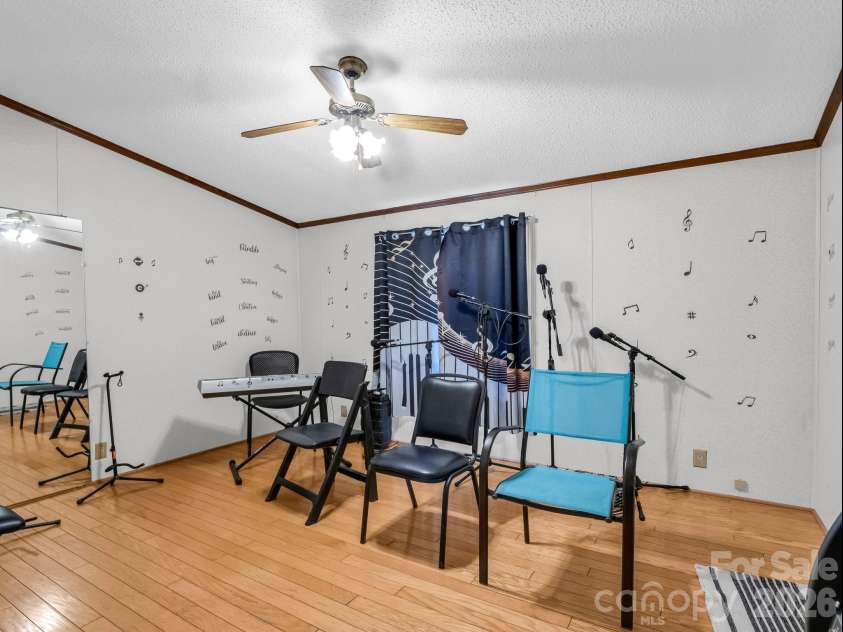 208 Oak Drive, Shelby, NC 28150.  MLS# CAR4364048, YatesRealty ID 15978. 