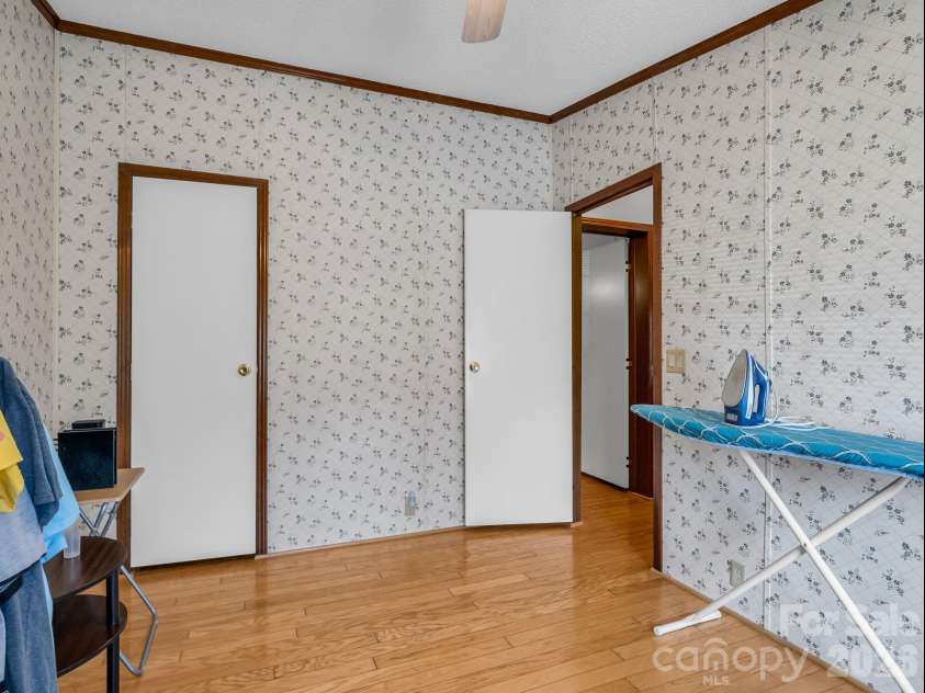 208 Oak Drive, Shelby, NC 28150.  MLS# CAR4364048, YatesRealty ID 15978. 