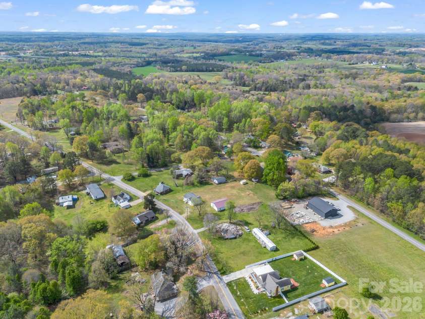 208 Oak Drive, Shelby, NC 28150.  MLS# CAR4364048, YatesRealty ID 15978. 