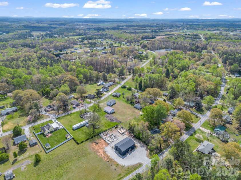208 Oak Drive, Shelby, NC 28150.  MLS# CAR4364048, YatesRealty ID 15978. 