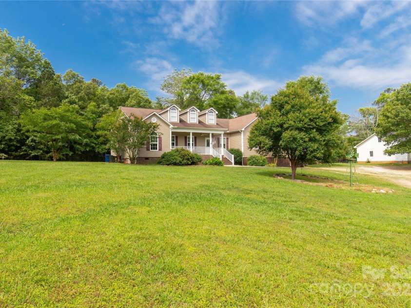 2818 Neill Road, Lancaster, SC 29720.  MLS# CAR4263388, YatesRealty ID 15978. 