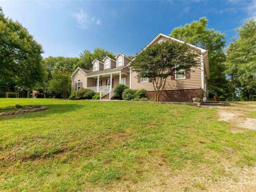 2818 Neill Road, Lancaster, SC 29720.  MLS# CAR4263388, YatesRealty ID 15978. 