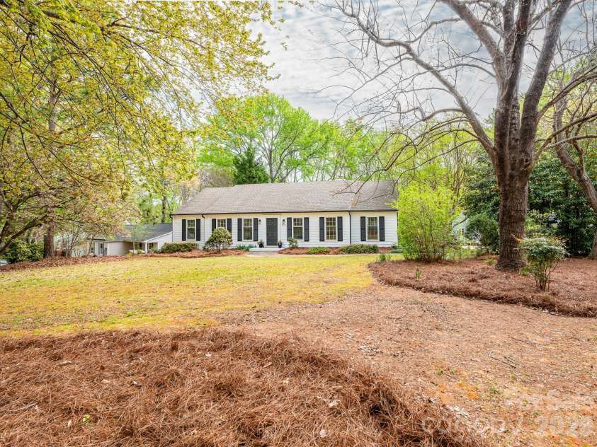 9012 Waggoneer Circle, Charlotte, NC 28270.  MLS# CAR4364561, YatesRealty ID 15979. 