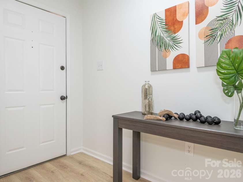 9012 Waggoneer Circle, Charlotte, NC 28270.  MLS# CAR4364561, YatesRealty ID 15979. 