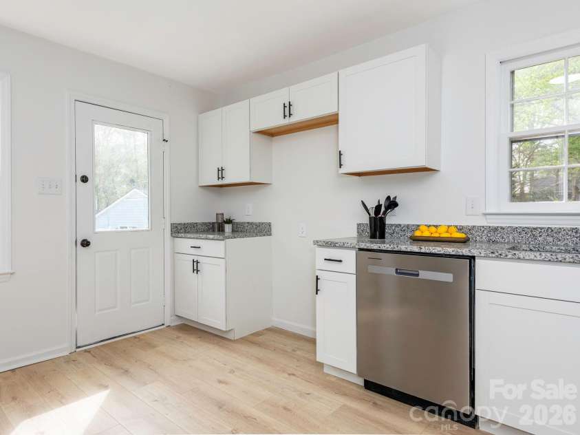 9012 Waggoneer Circle, Charlotte, NC 28270.  MLS# CAR4364561, YatesRealty ID 15979. 
