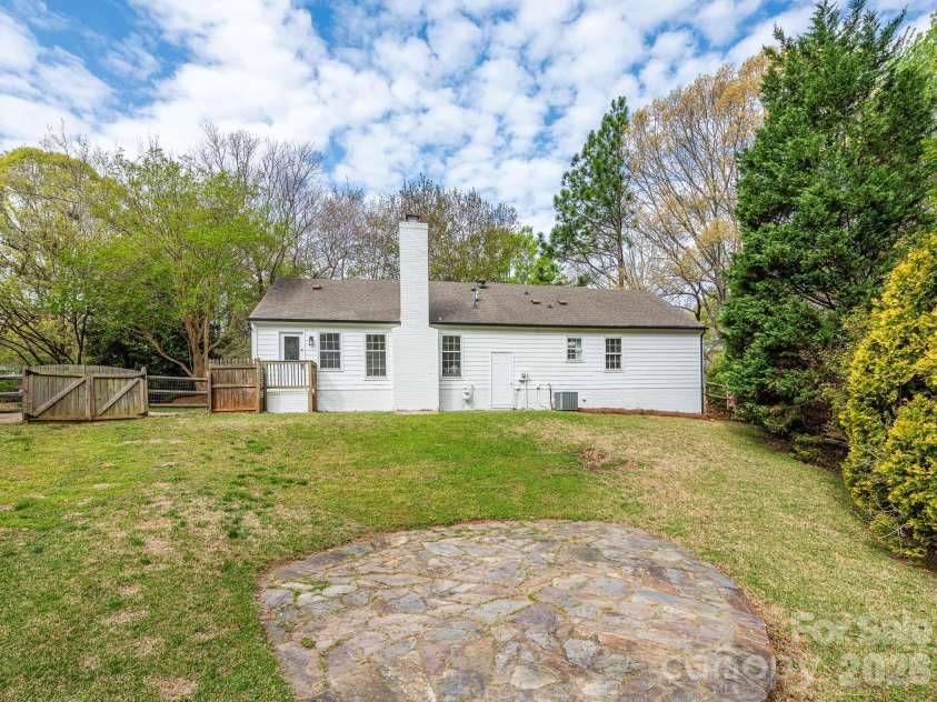 9012 Waggoneer Circle, Charlotte, NC 28270.  MLS# CAR4364561, YatesRealty ID 15979. 