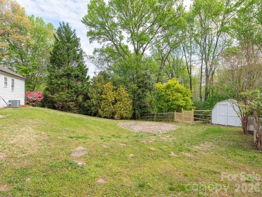 9012 Waggoneer Circle, Charlotte, NC 28270.  MLS# CAR4364561, YatesRealty ID 15979. 