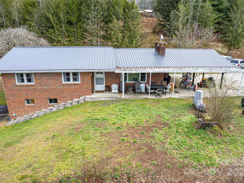 100 Nimitz Drive, Brevard, NC 28712.  MLS# CAR4209649, YatesRealty ID 1598. 