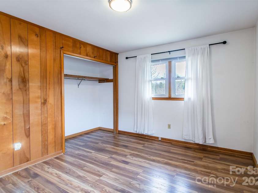 100 Nimitz Drive, Brevard, NC 28712.  MLS# CAR4209649, YatesRealty ID 1598. 
