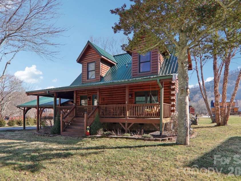 54 Meandering Way, Maggie Valley, NC 28751.  MLS# CAR4336056, YatesRealty ID 1598. 