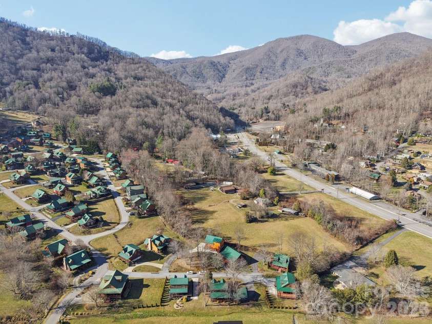 54 Meandering Way, Maggie Valley, NC 28751.  MLS# CAR4336056, YatesRealty ID 1598. 