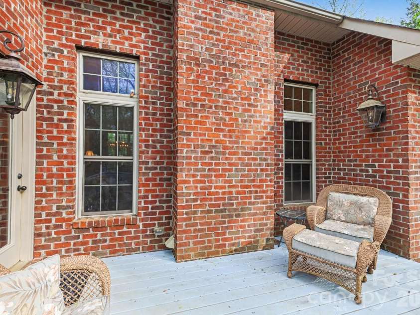352 Hunting Ridge Lane, Shelby, NC 28150.  MLS# CAR4365036, YatesRealty ID 15981. 